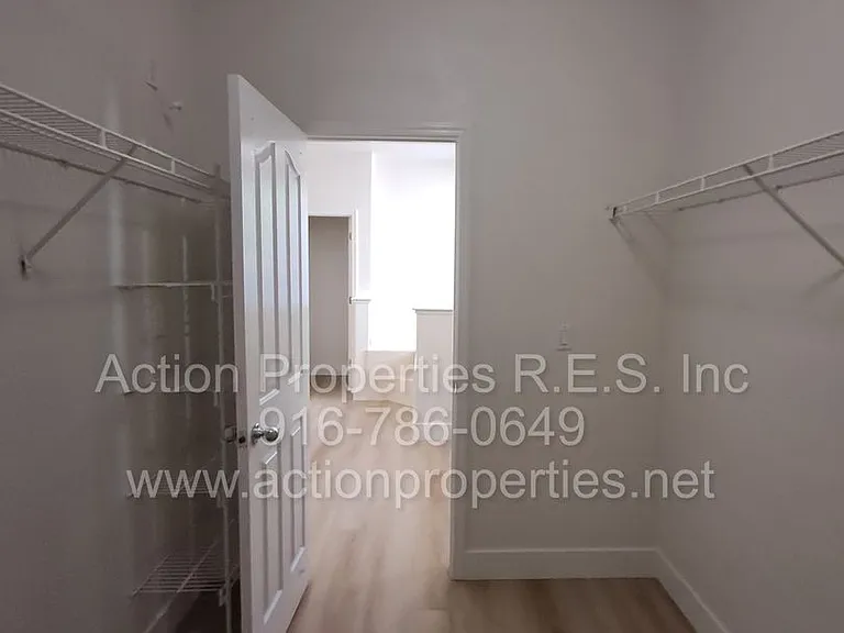6145 Crater Lake Dr — Photo 33