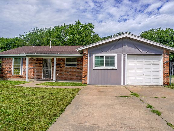 2nd image of 300 Coury Rd
