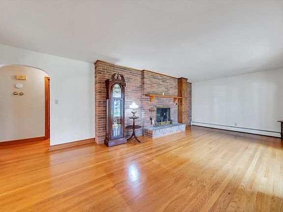 5th image of 1664 Red Lane Ext