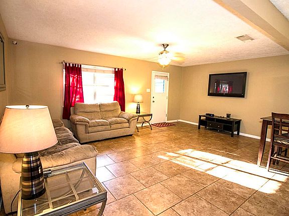 5th image of 102 Highland Terrace Dr