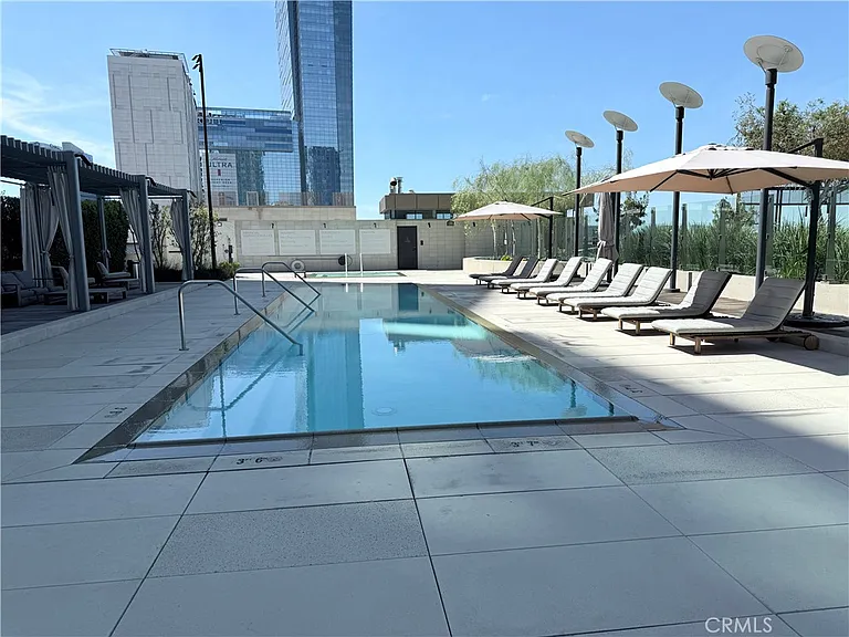 889 Francisco — Photo 11