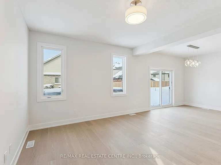 123 Maple St — Photo 12