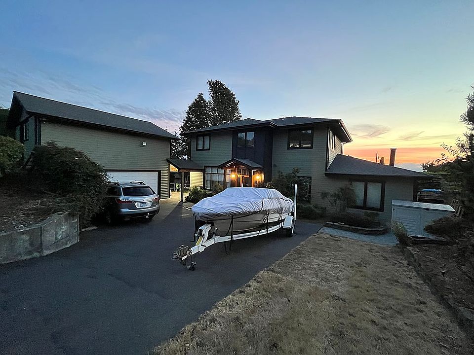 2nd image of 1124 C Ave S