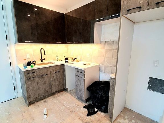 5th image of 1250 Pacific St APT 1A