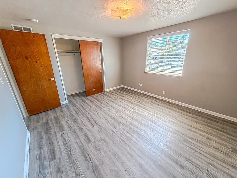 1921 Hugur Ave — Photo 5