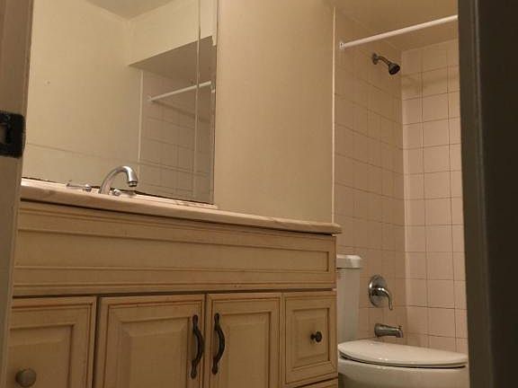 2nd image of 419 Circle Dr S APT 2