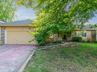 3669 S Ridgecrest Ave, Springfield, MO 65807