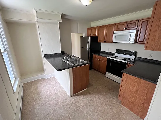 2 bed, 1100 sqft, $1,400 — Photo 4