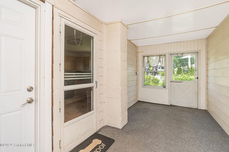 5th image of 19 Groesbeck Place