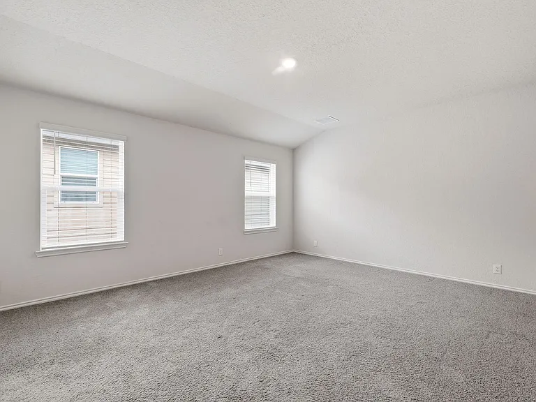 6630 Greensleeves — Photo 16