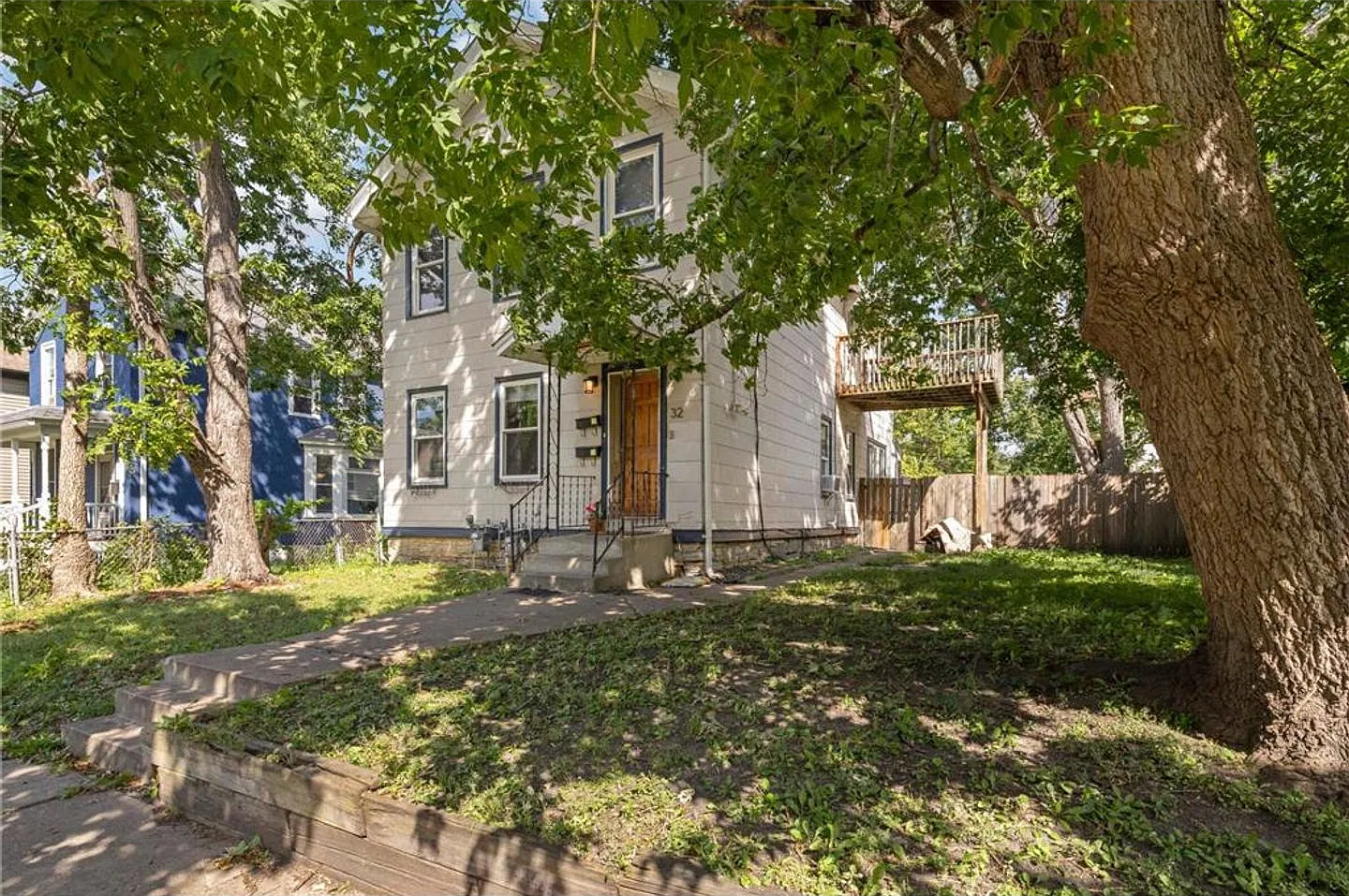32 Douglas St — Photo 2