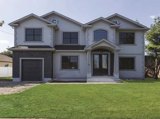 31 Greenvale Ln, Syosset, NY 11791