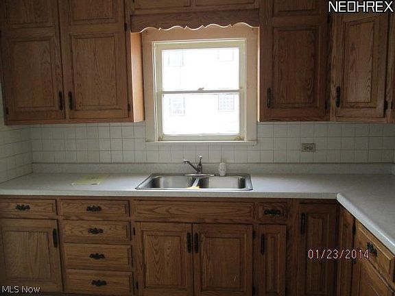 4th image of 1607-1609 Ridgewood Ave