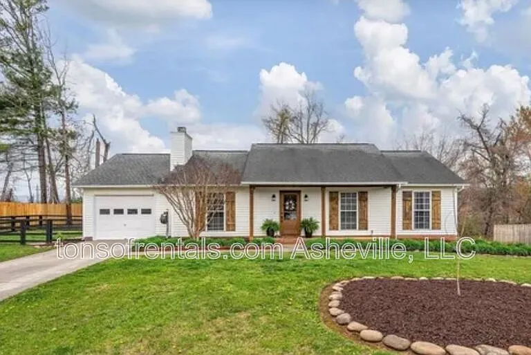 108 Sandpiper Ct — Photo 1