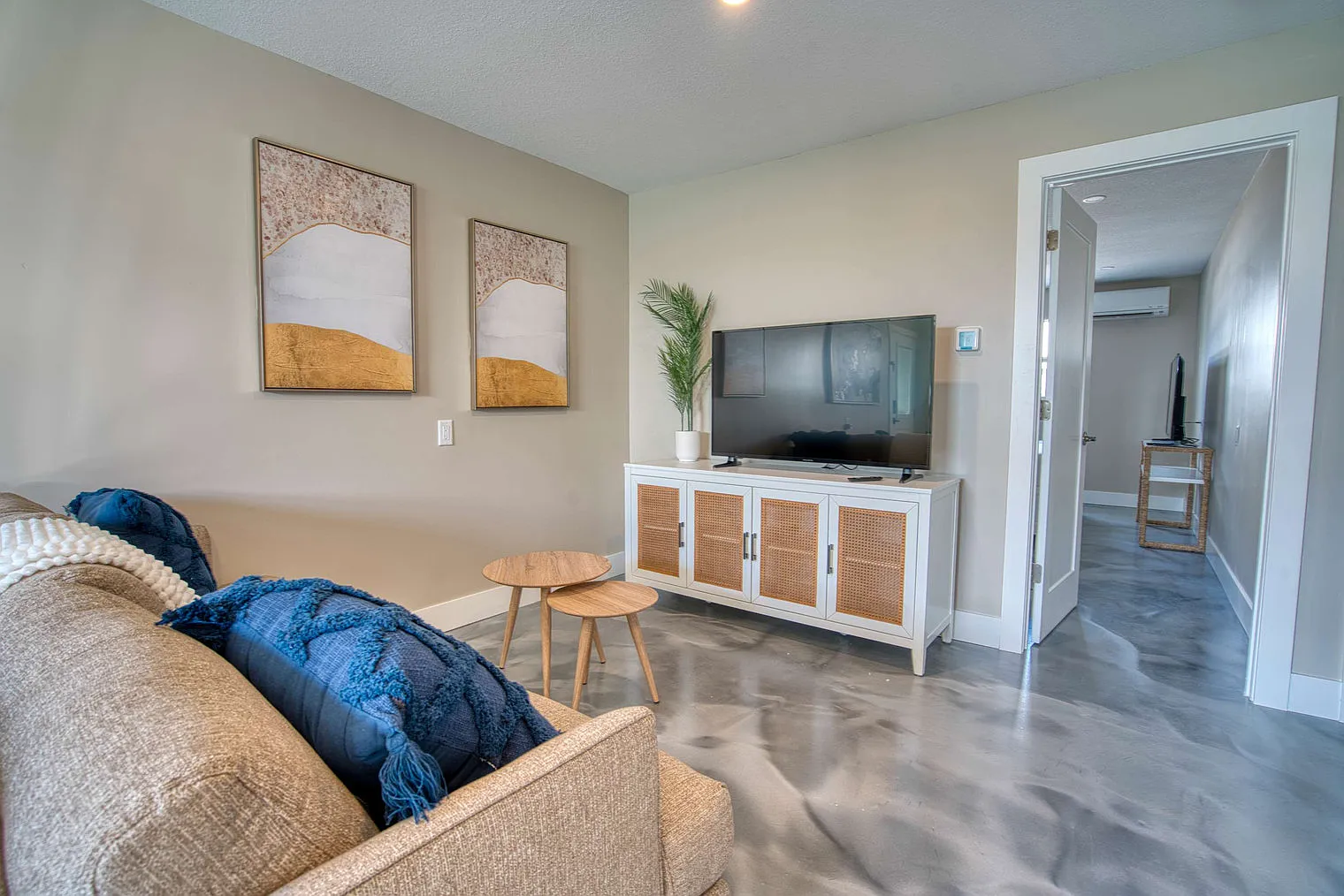 2 bed, 1.0 bath, $3,562 — Photo 1
