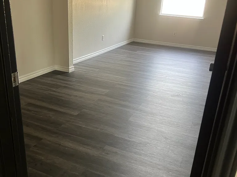2307 Lago Trl — Photo 2