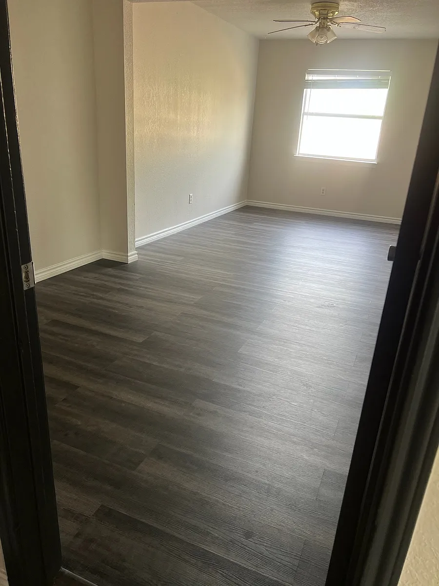 Building Photo - 2307 Lago Trl