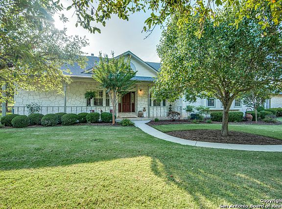2nd image of 606 Sandy Oaks Dr