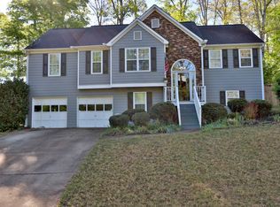 7925 Streamside Ln, Cumming, GA 30028