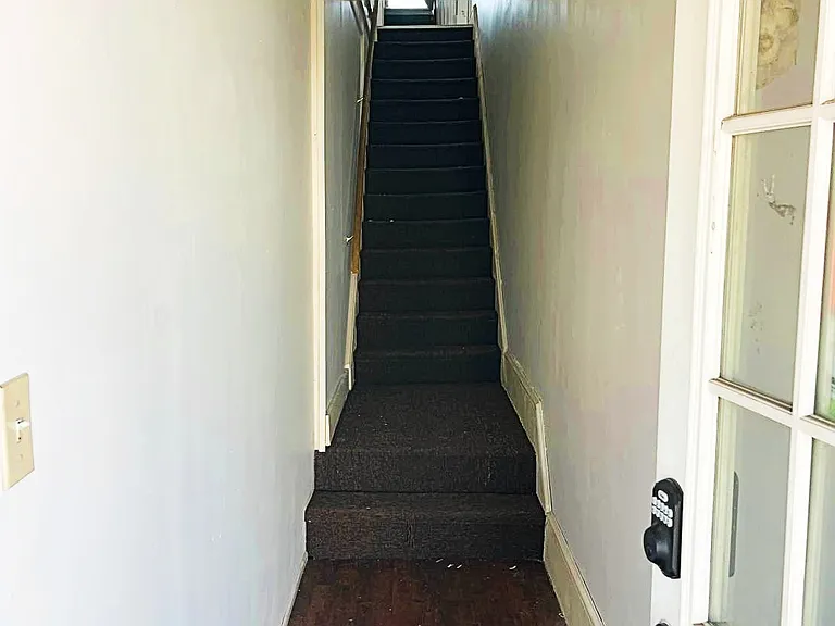 181 McLean St #2 — Photo 8