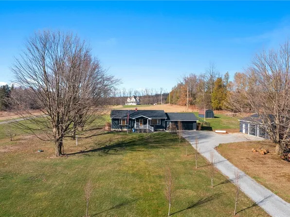 2633 Scrubgrass Rd, Grove City, PA 16127