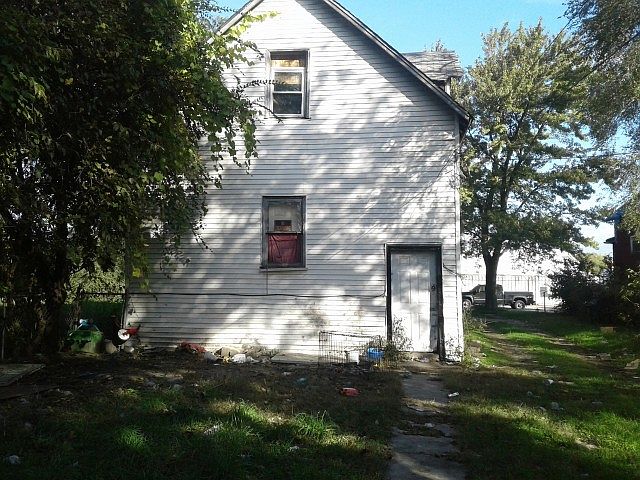 2nd image of 251 E 135th Pl