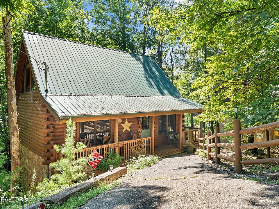 1st image of 656 Forest Dr