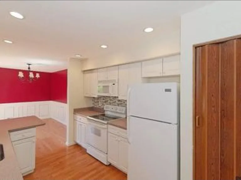 11 Cromwell Dr — Photo 8