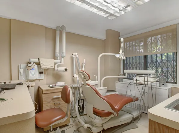 310 West 56th Street image 4 of 10