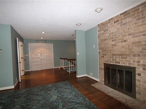 3rd image of 106 Westwood Dr