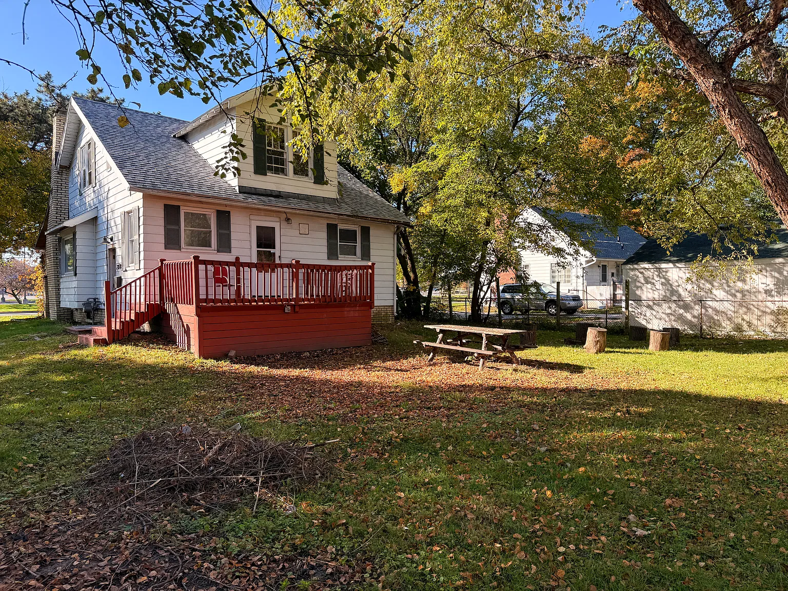 4 bed, 1400 sqft, $1,600 — Photo 2