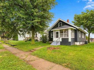 1144 C Ave NW, Cedar Rapids, IA 52405