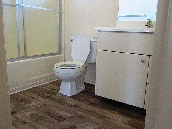 3rd image of 800 E Route 66 APT 19