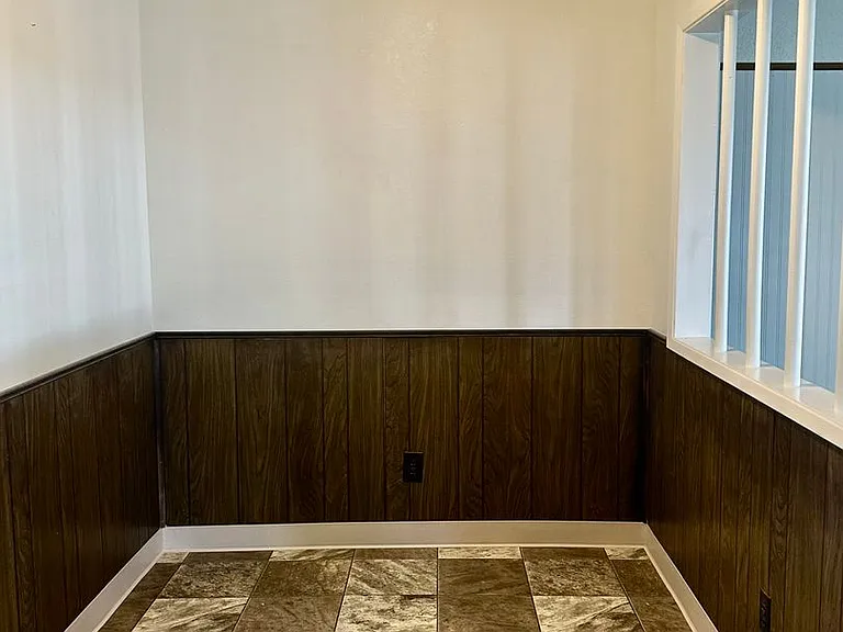1119 N Alameda Ave — Photo 3