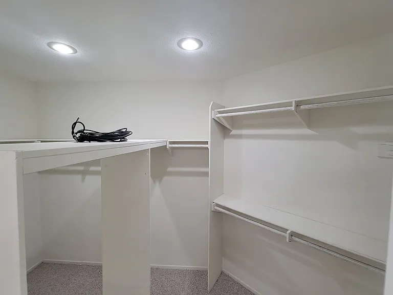 23561 Bending Oak Ct — Photo 11