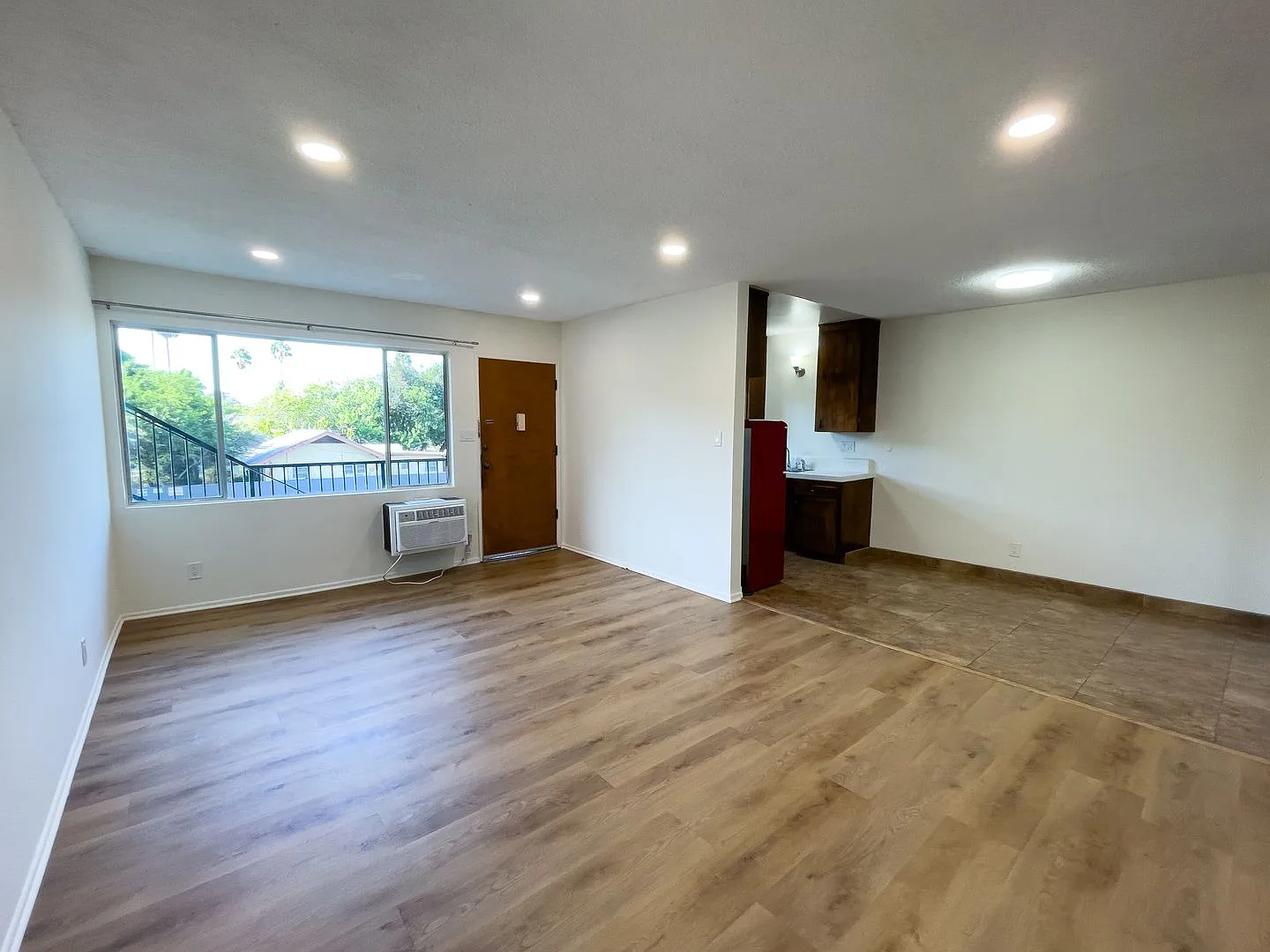 1225 Mariposa St — Photo 2