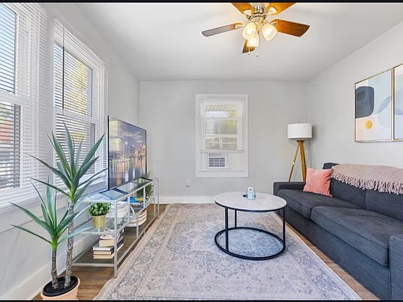 3rd image of 4851 Guilford Ave #B