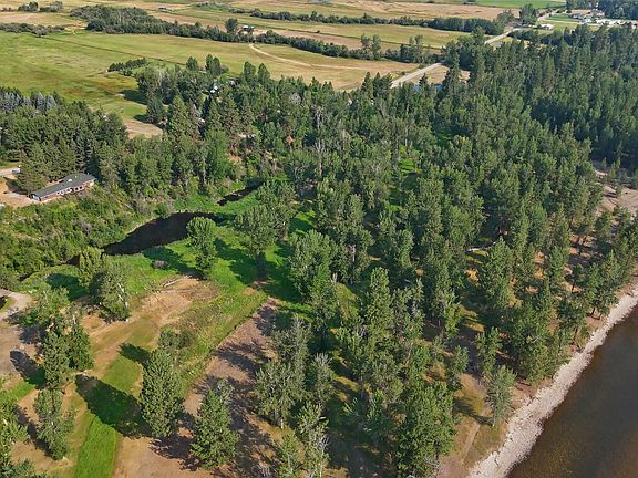 3rd image of 411 W River Rd