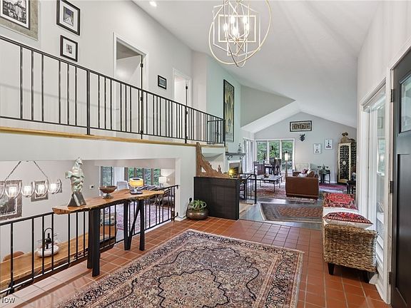 4th image of 205 Aspenwood Dr