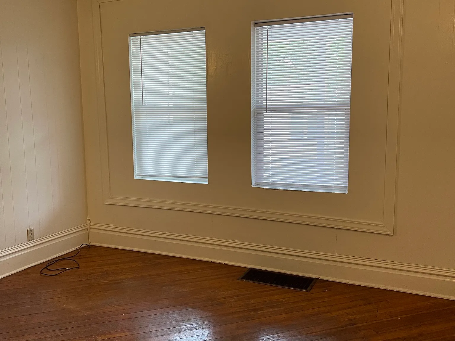 618 E Court St — Photo 4