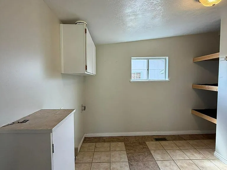 178 W Geneva Dr — Photo 20