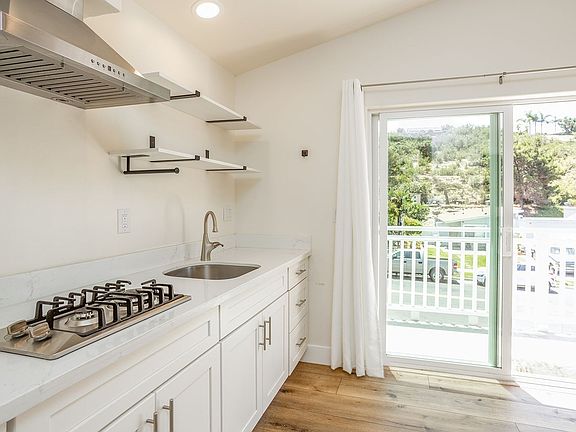3rd image of 3914 Cameo Dr #2
