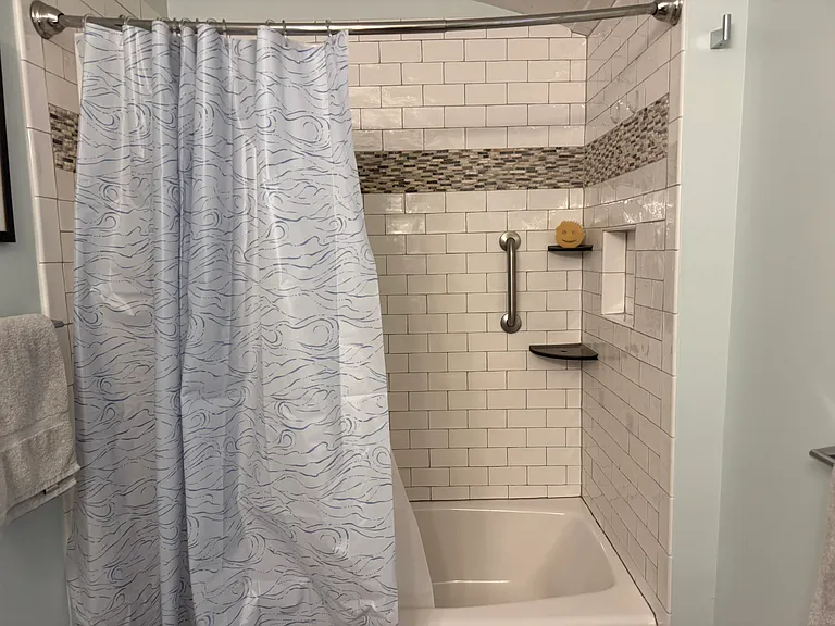38 Lowell Farm Rd — Photo 2