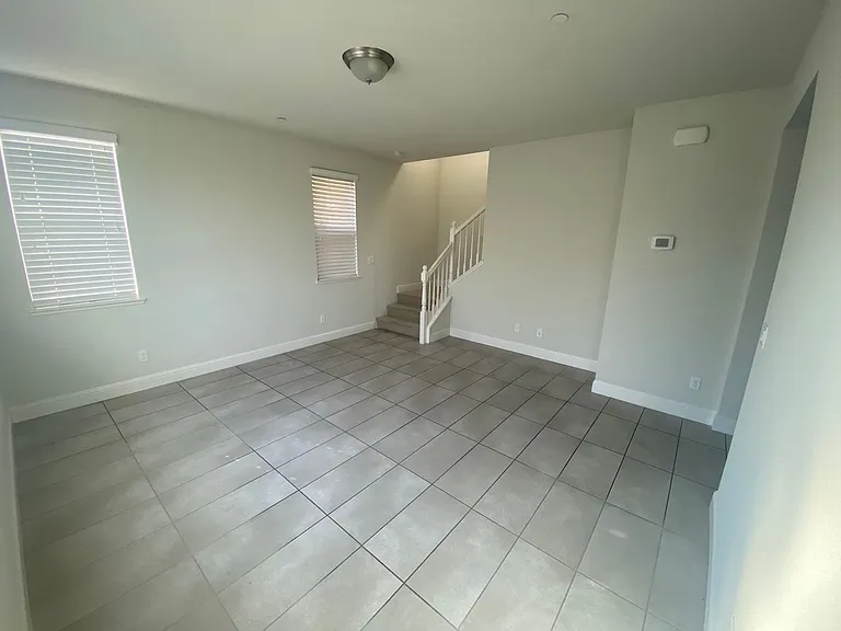 35 Huddlestone Cir — Photo 6