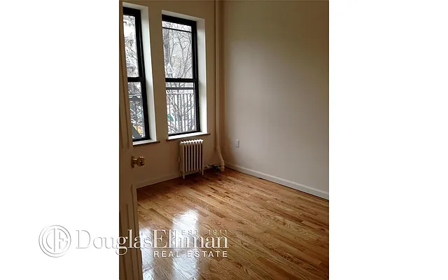 Rented by Douglas Elliman | media 21