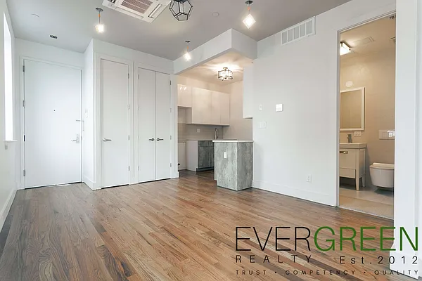 Rented by Evergreen Apartments BK | media 11
