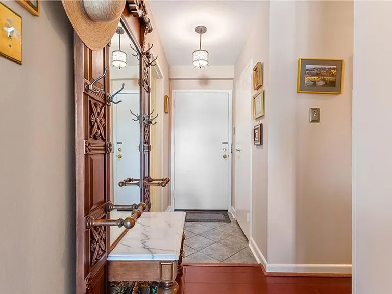 7320 Glenroie Ave #4G — Photo 9