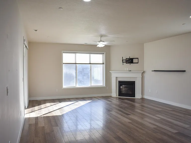 4879 Smitty Dr — Photo 8