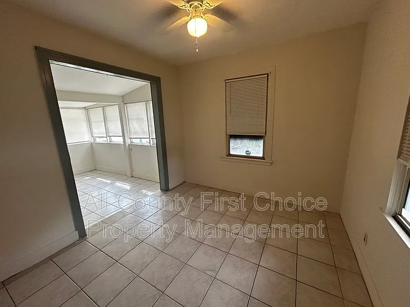 2 bed, 1.0 bath, 628 sqft, $1,600 — Photo 3