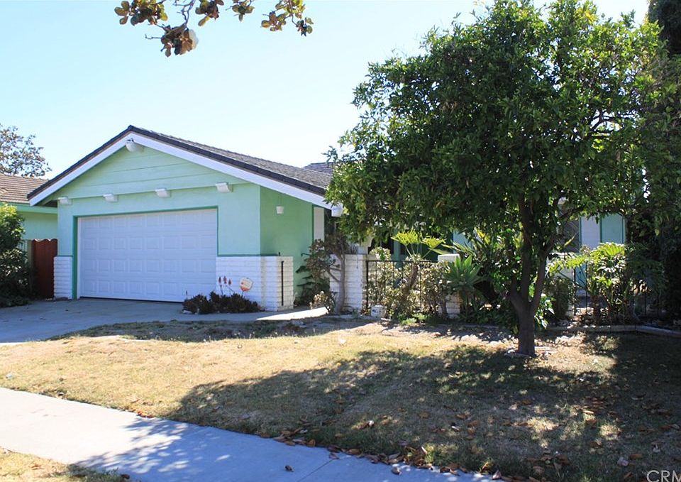 1st image of 403 S Vicki Ln